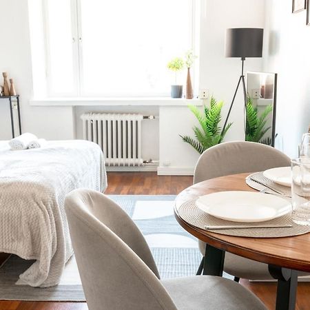 2Ndhomes Cozy Helsinki Center Studio With Park View Екстер'єр фото