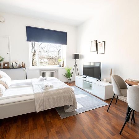 2Ndhomes Cozy Helsinki Center Studio With Park View Екстер'єр фото